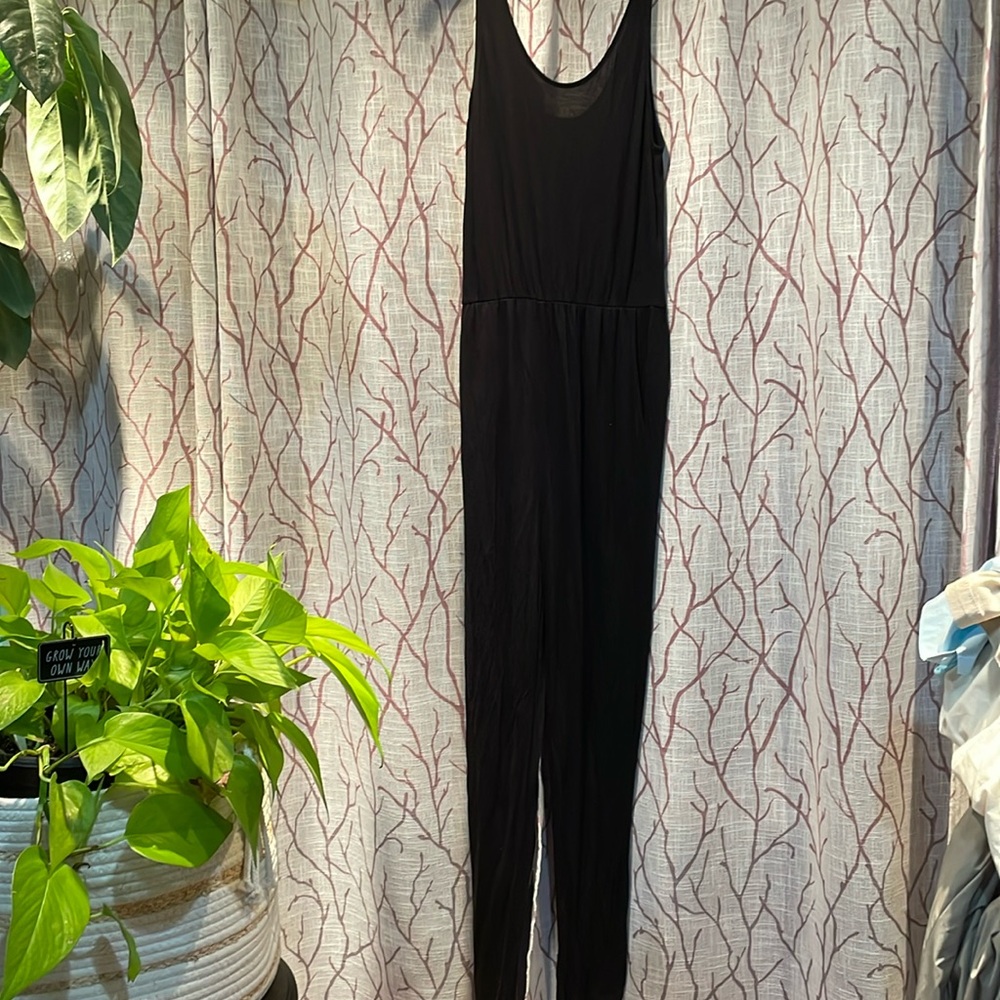 H&M Black skinny leg scoop neck sleeveless Pant Romper with pockets